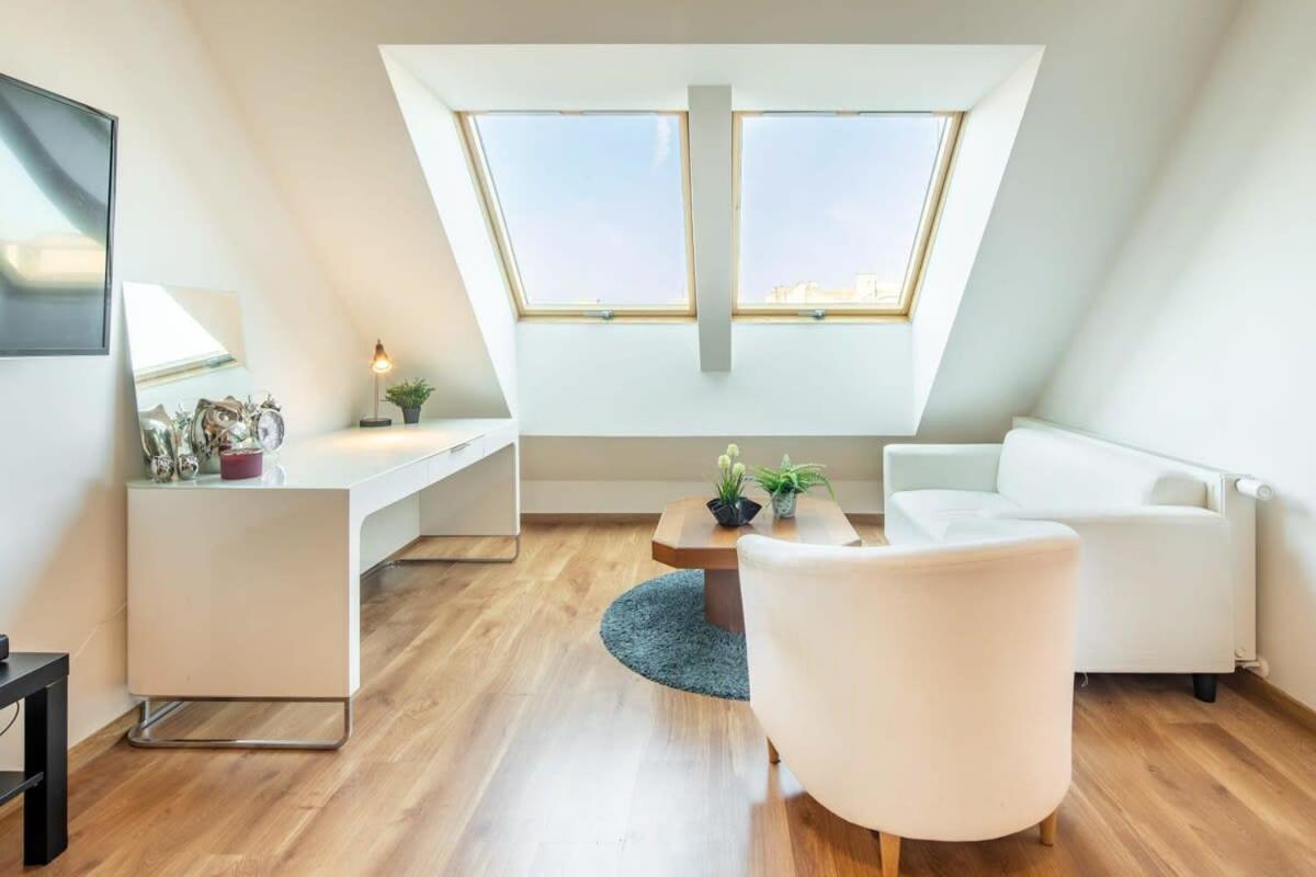 Cute Central Apartment With Balcony Будапеща Екстериор снимка